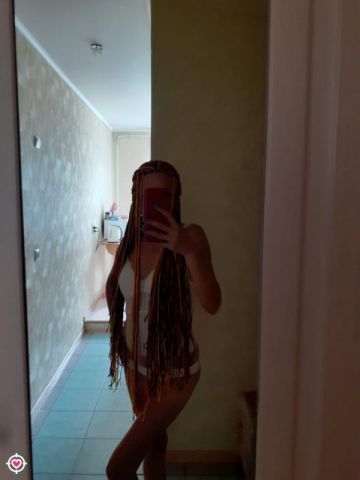 Николь Малиновский